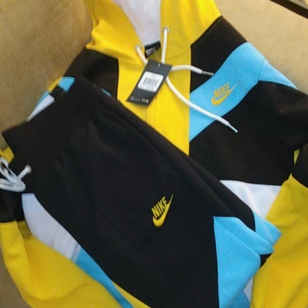 Nike men's size MEDIUM JUMP SUIT BRAND N